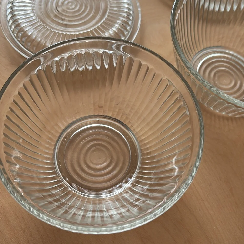 Vintage Set of Two Anchor Hocking Glass Refrigerator Storage Dishes With Lid.